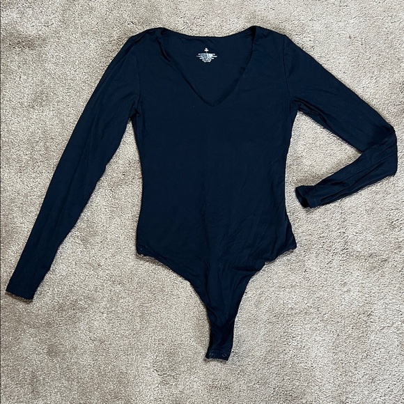 Iuga Tops - Elegant Black Long Sleeve Bodysuit